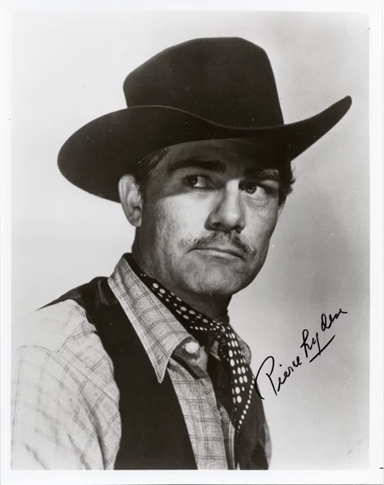 Pierce Lyden autograph