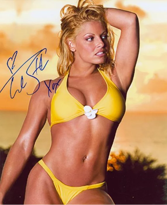 Trish Stratus autograph