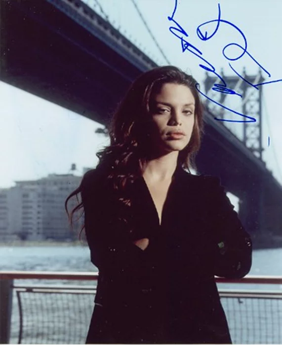 Vanessa Ferlito autograph
