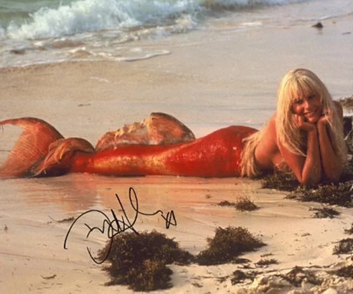 Daryl Hannah autograph