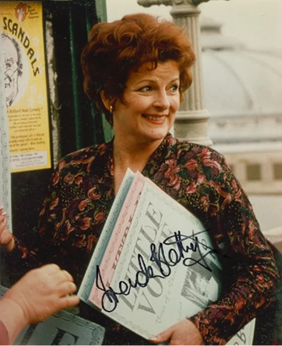 Brenda Blethyn autograph