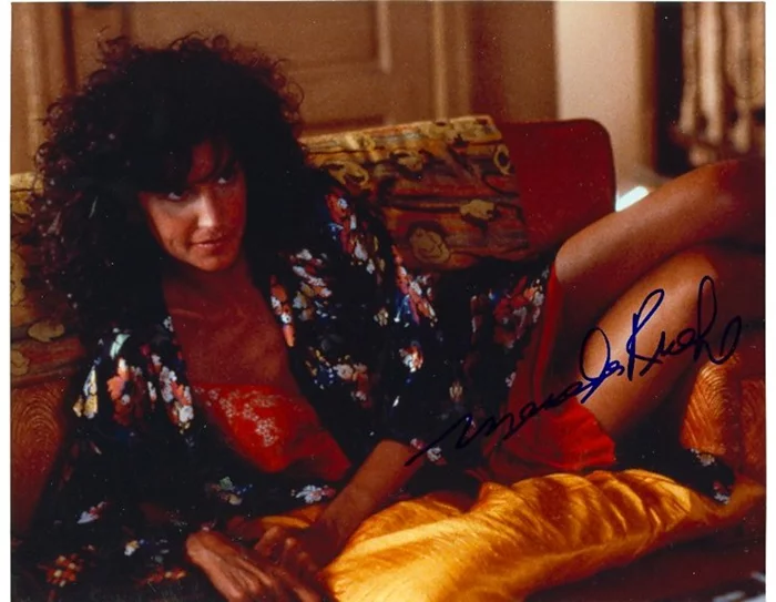 Mercedes Ruehl autograph