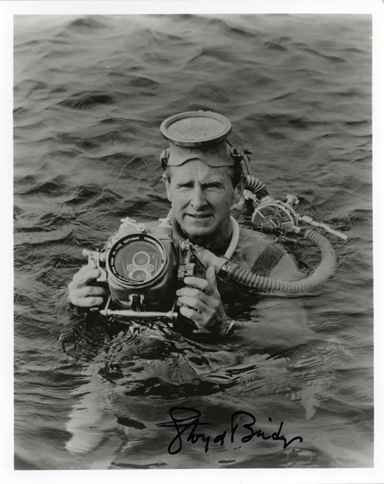 Lloyd Bridges autograph