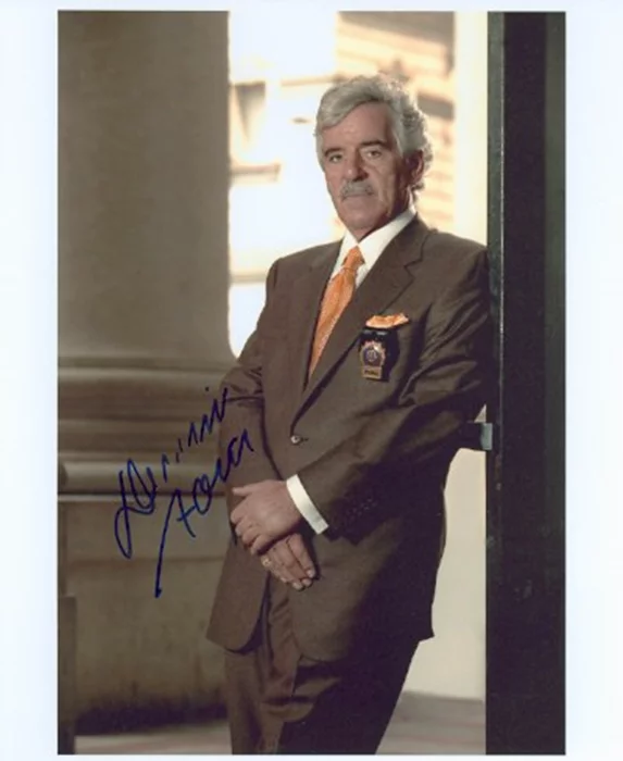 Dennis Farina autograph