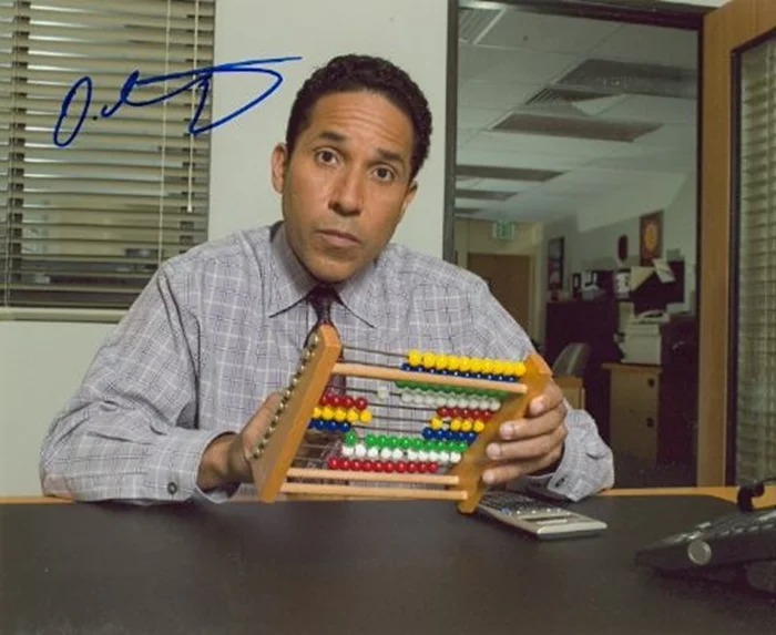 Oscar Nunez autograph