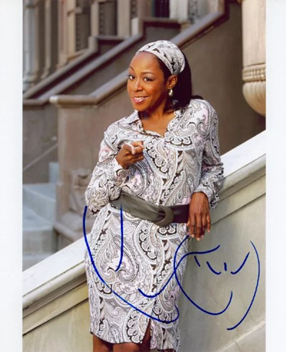 Tichina Arnold autograph