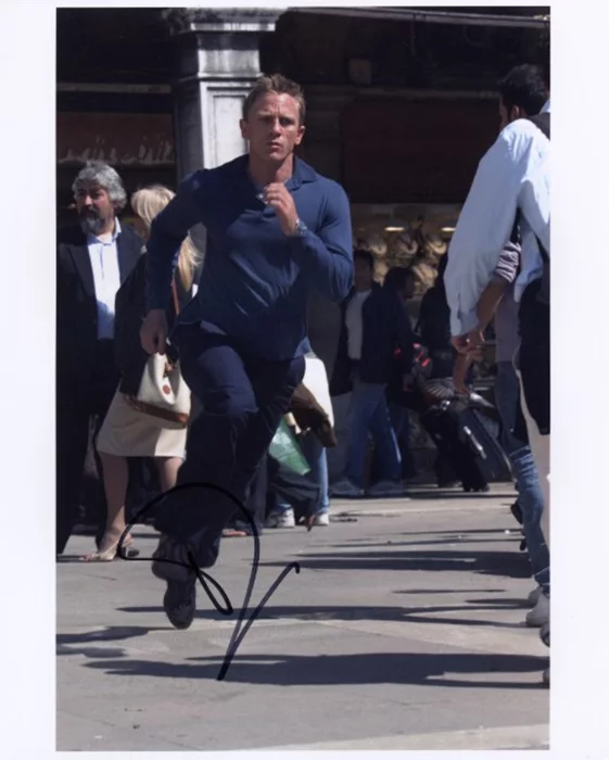 Daniel Craig autograph