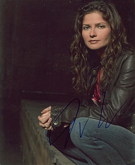 Jill Hennessy autograph