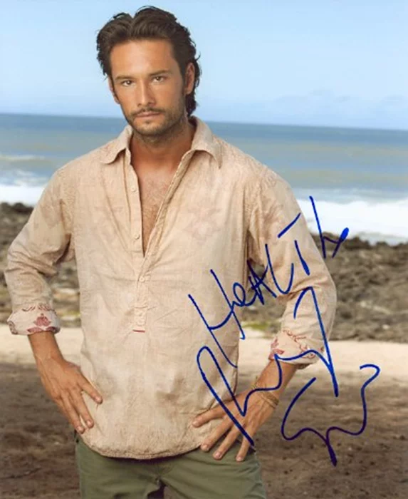 Rodrigo Santoro autograph