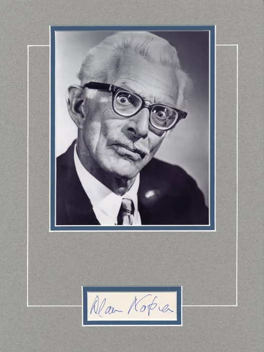 Alan Napier autograph