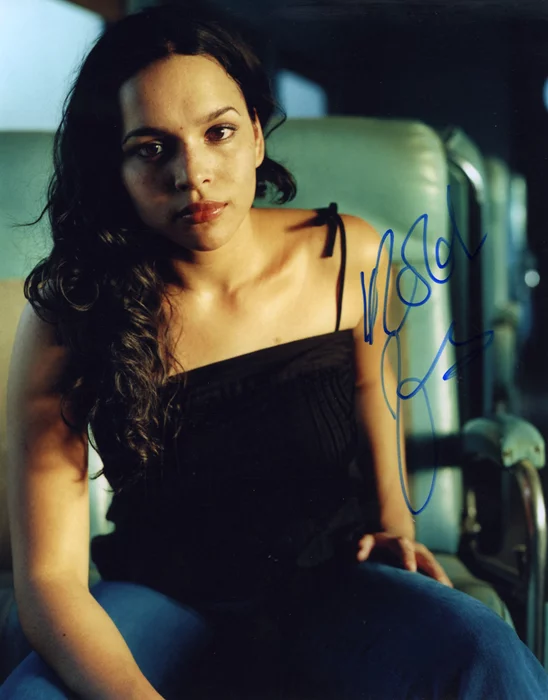Norah Jones autograph