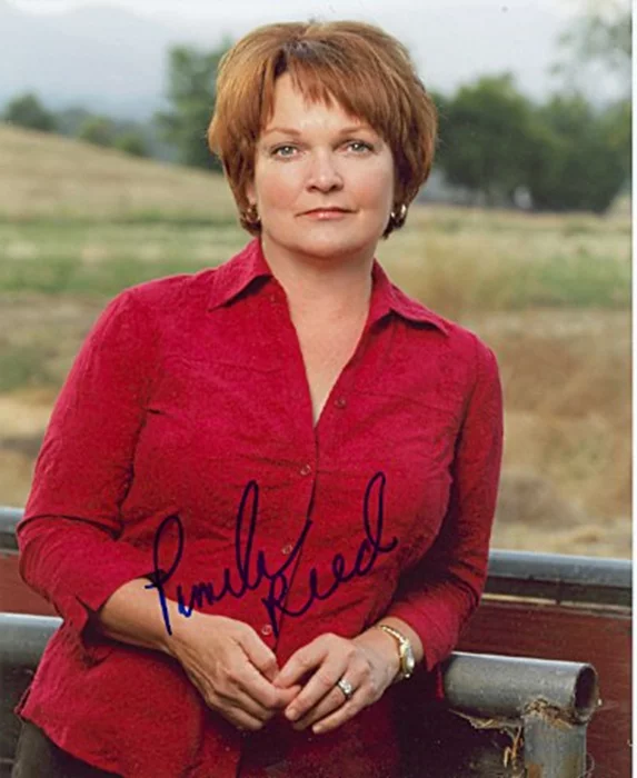 Pamela Reed autograph