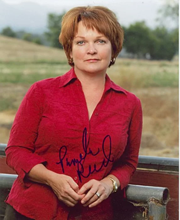 Pamela Reed autograph