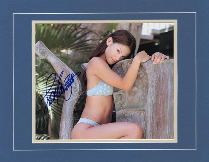 Lisa Marie Scott autograph