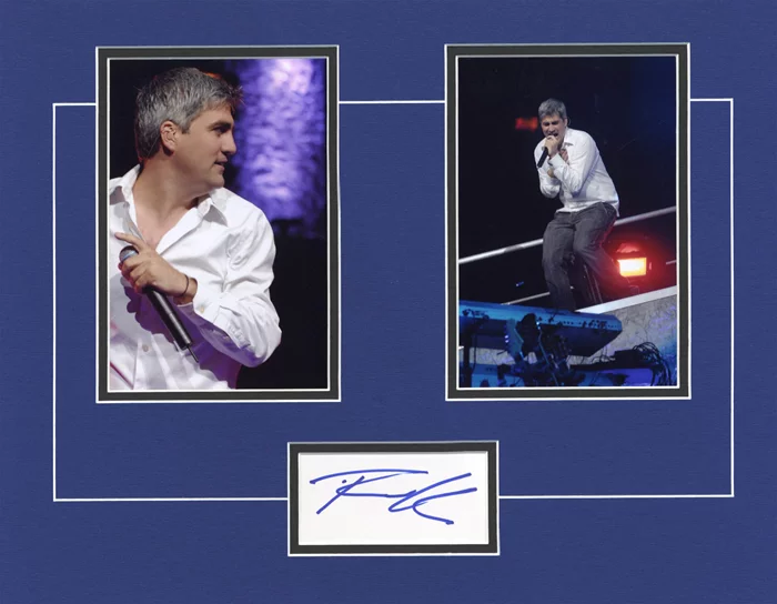 Taylor Hicks autograph