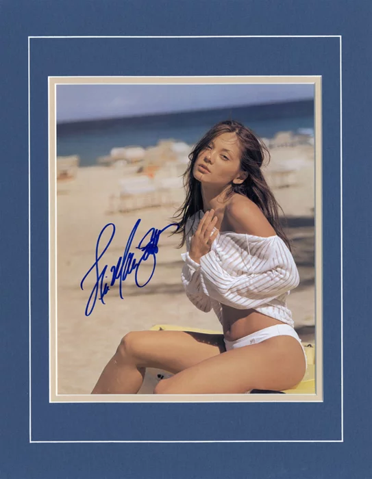 Lisa Marie Scott autograph
