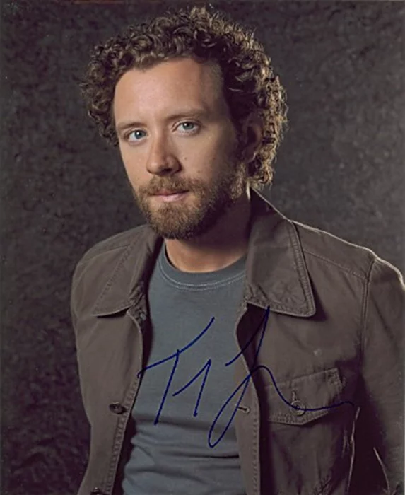 T.J. Thyne autograph