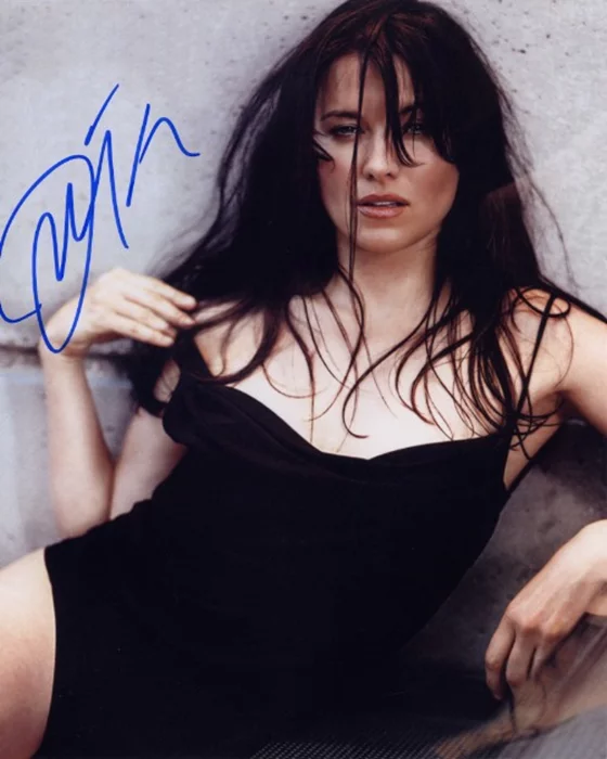 Lucy Lawless autograph