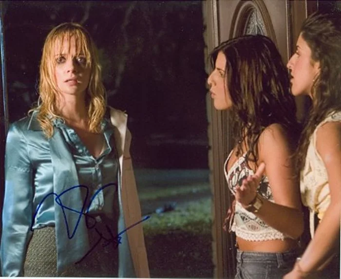 Marley Shelton autograph