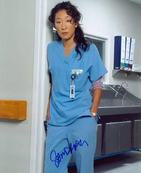 Sandra Oh autograph