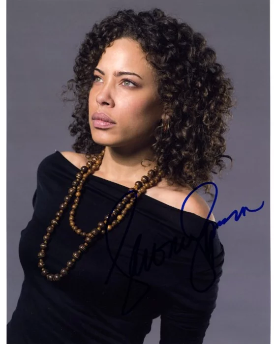 Tawny Cypress autograph