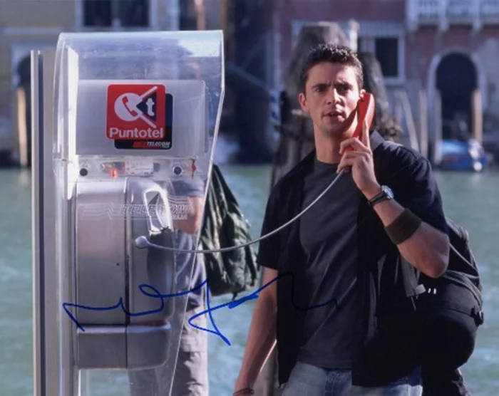 Matthew Goode autograph