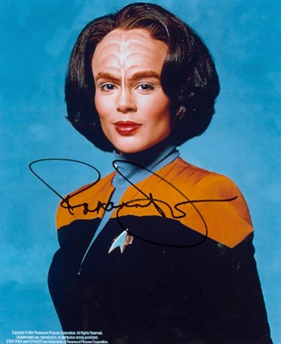 Roxann Dawson autograph