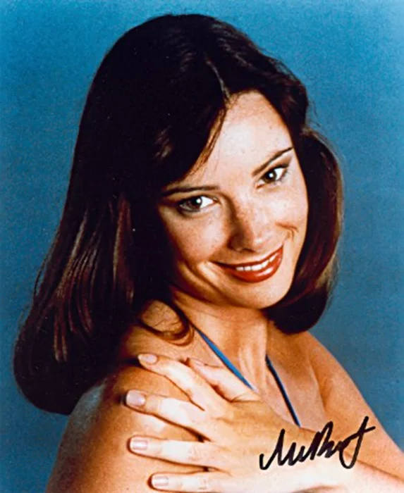 Nicola Bryant autograph