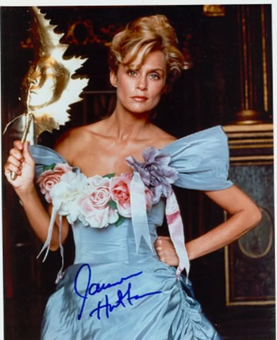 Lauren Hutton autograph