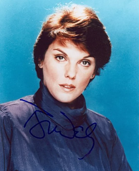 Tyne Daly autograph