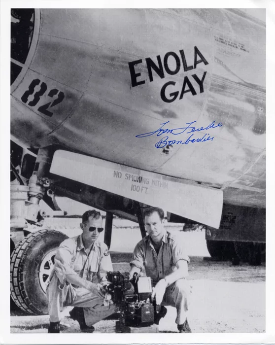 Tom Ferebee autograph