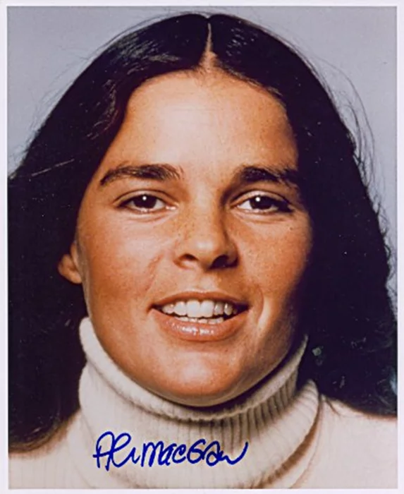 Ali MacGraw autograph