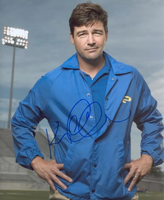 Kyle Chandler autograph