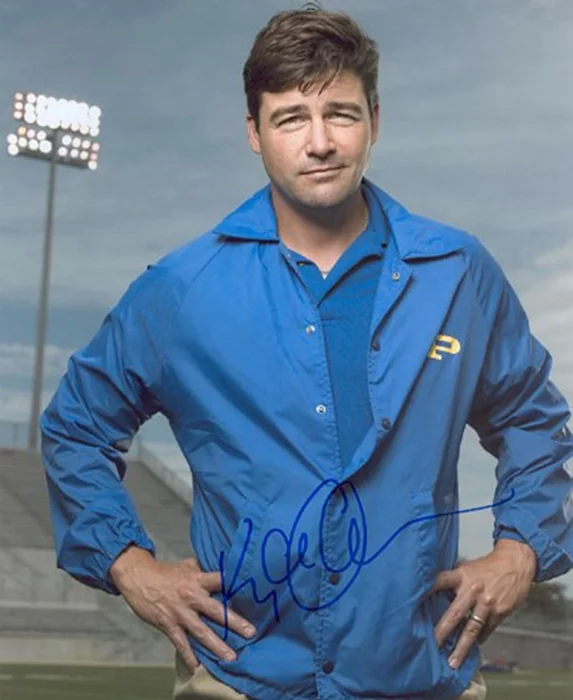 Kyle Chandler autograph