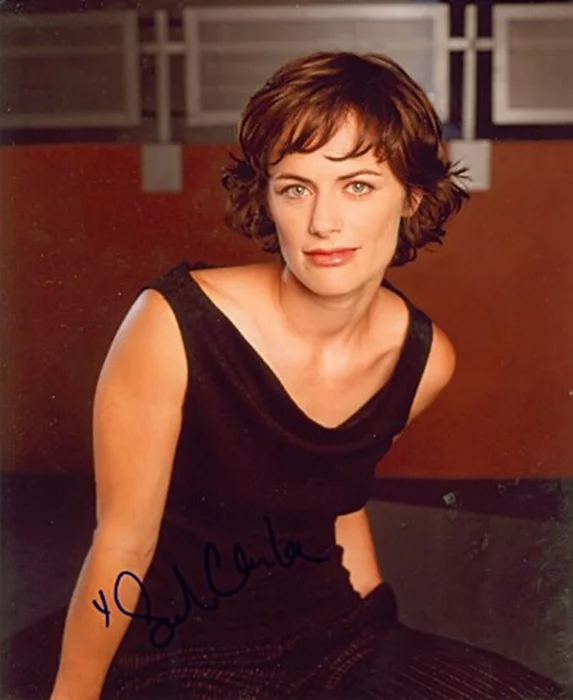 Sarah Clarke autograph