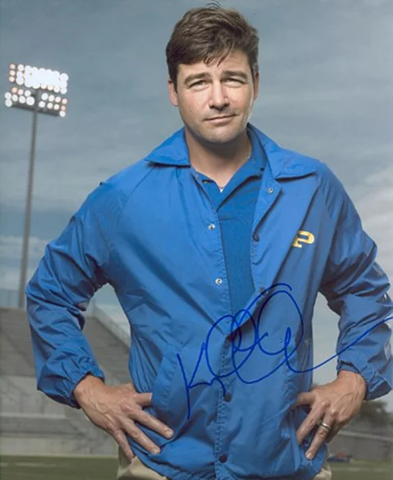 Kyle Chandler autograph