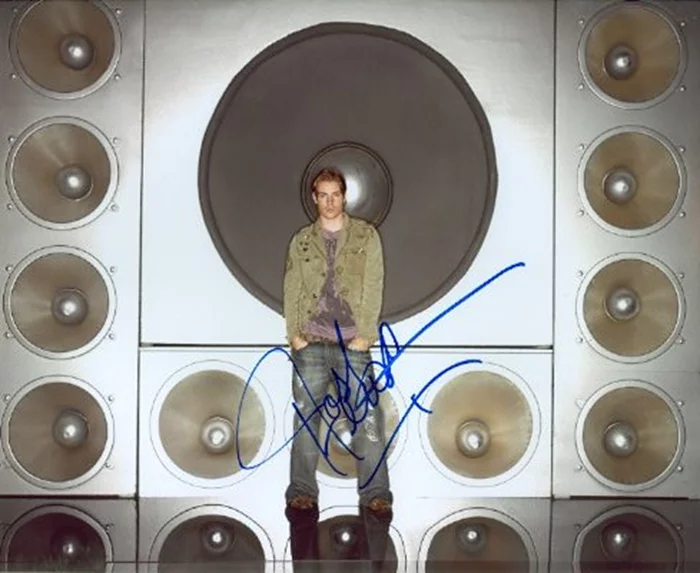 Josh Henderson autograph