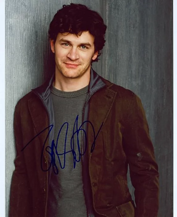Tom Everett Scott autograph