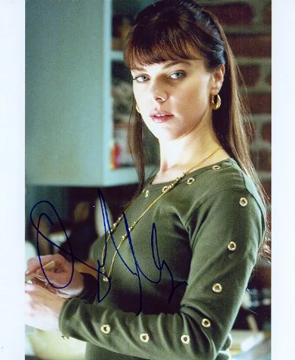 Debi Mazar autograph