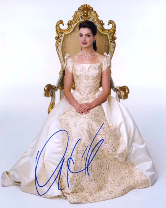 Anne Hathaway autograph