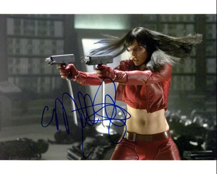 Milla Jovovich autograph