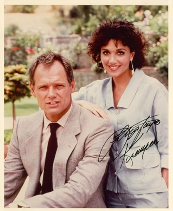 Stepfanie Kramer autograph