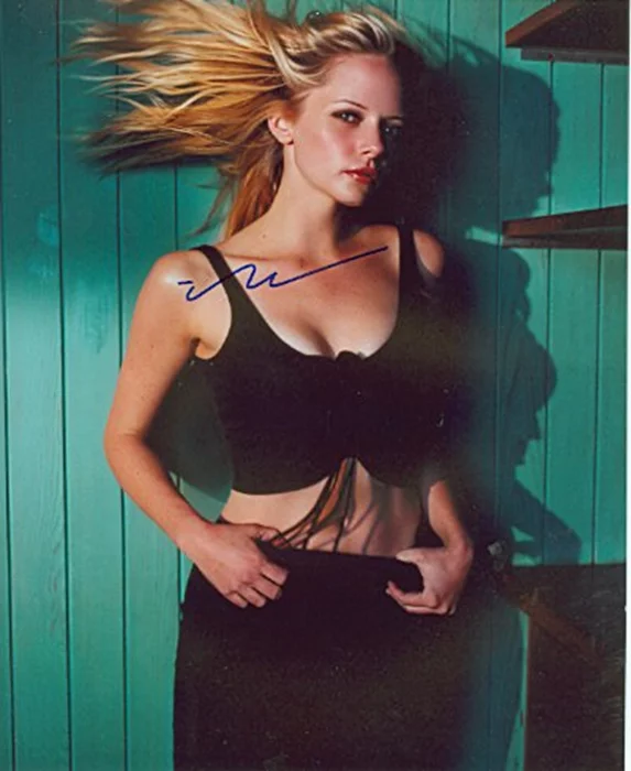 Marley Shelton autograph