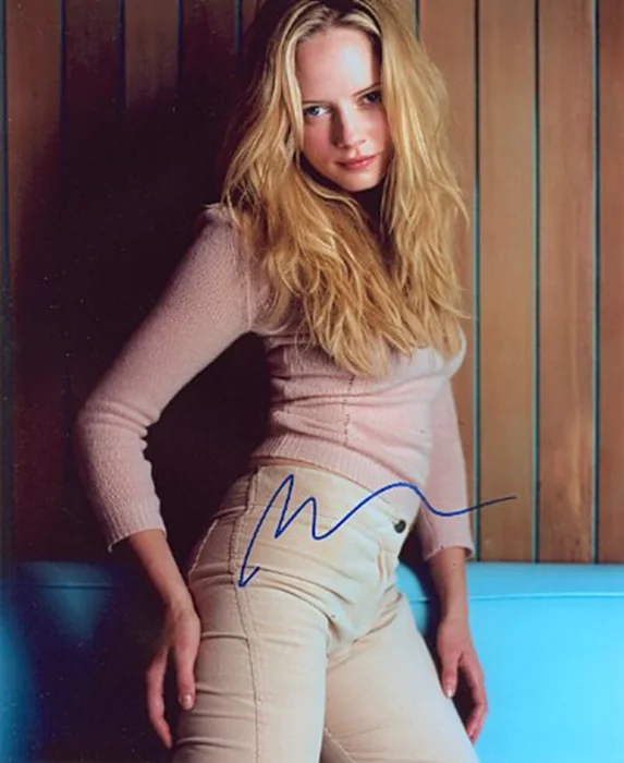 Marley Shelton autograph