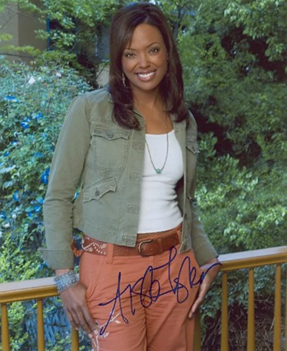 Aisha Tyler autograph