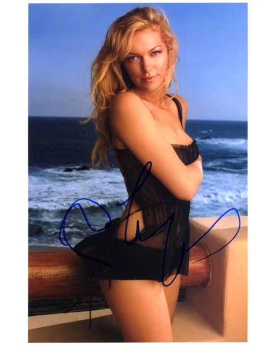 Laura Prepon autograph