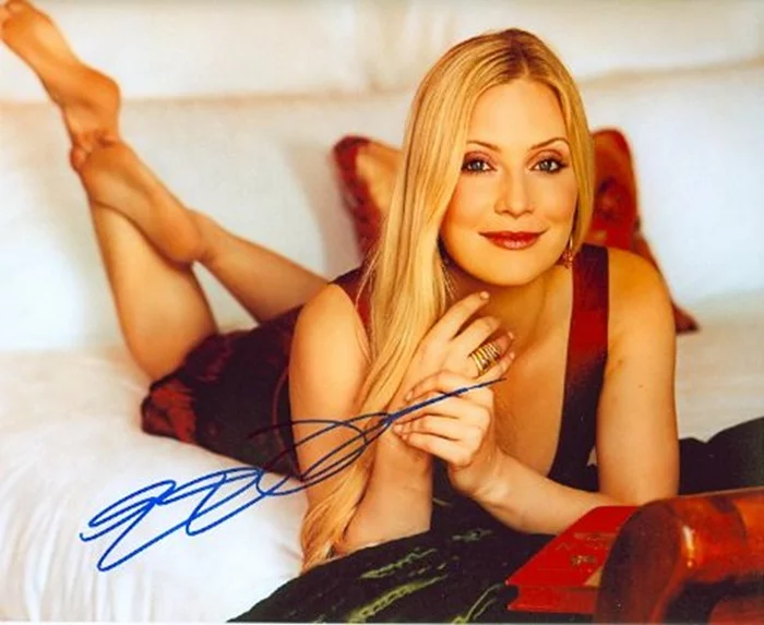 Emily Procter autograph