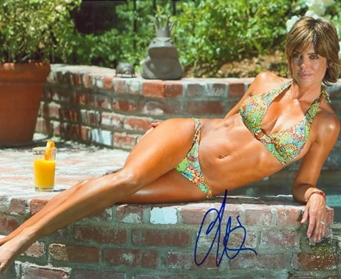 Lisa Rinna autograph