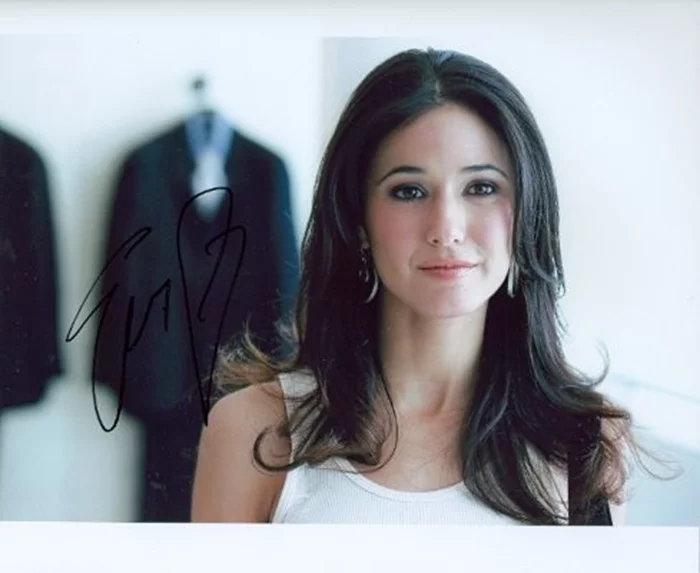 Emmanuelle Chriqui autograph