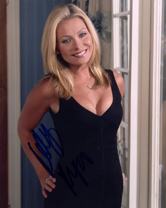 Kelly Ripa autograph